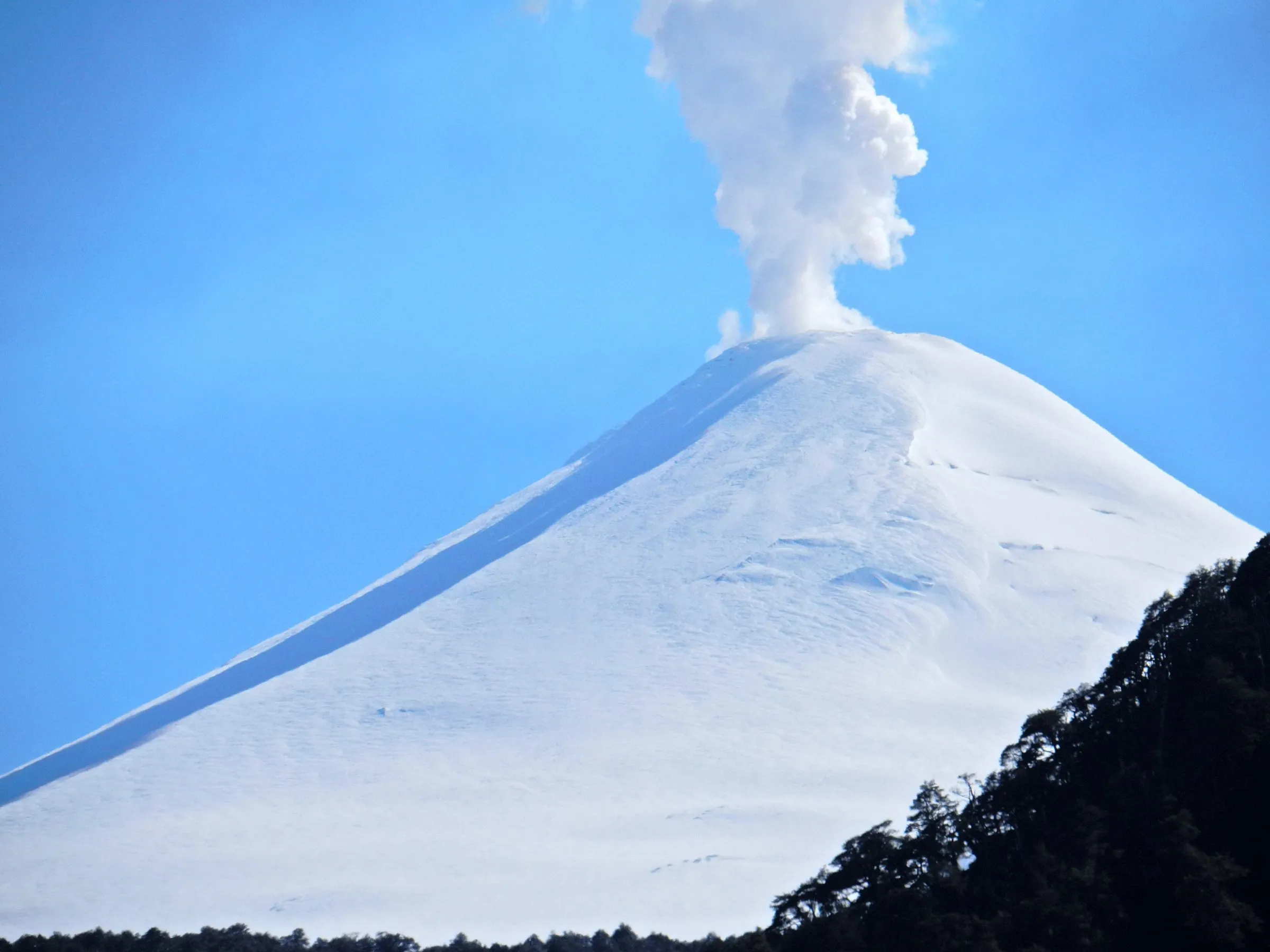 El volcán Villarrica desde Coñaripe.